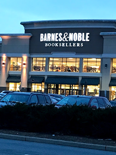 Shopping Mall «Menlo Park Mall», reviews and photos, 55 Parsonage Rd, Edison, NJ 08837, USA