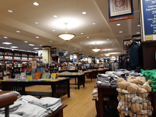 Book Store «Yale University Bookstore», reviews and photos, 77 Broadway, New Haven, CT 06511, USA
