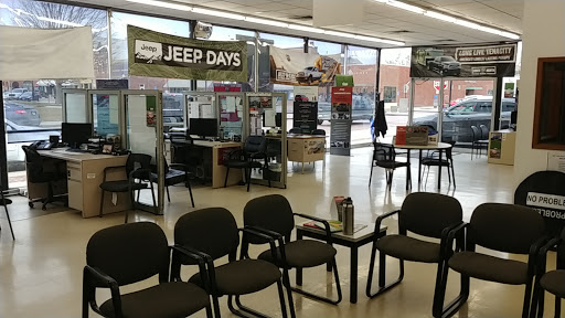 Jeep Dealer «Adel Chrysler Inc», reviews and photos, 818 Court St, Adel, IA 50003, USA
