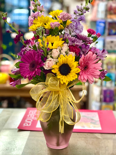 Florist «Wild Iris Flowers & Gifts 234 Center Ave Molalla Or 97038», reviews and photos, Center Ave, Molalla, OR 97038, USA