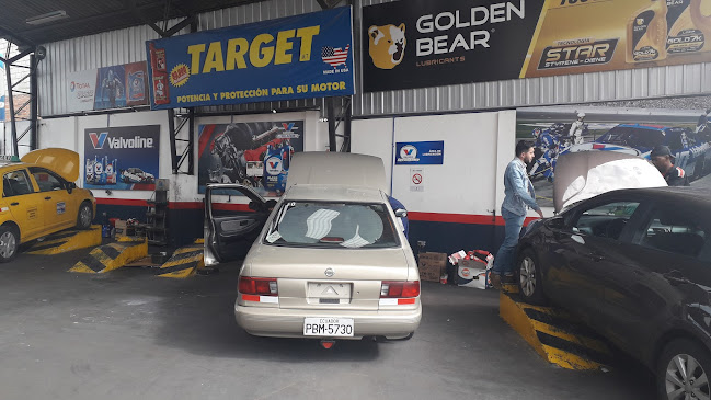Union De Cooperativas De Taxistas - Quito