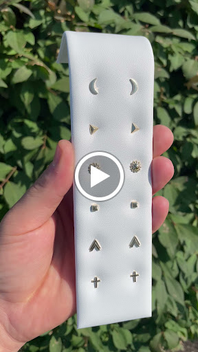 Jewelry Store «Edward Warren Jewelers», reviews and photos, 1610 Cross Creeks Blvd, Pickerington, OH 43147, USA