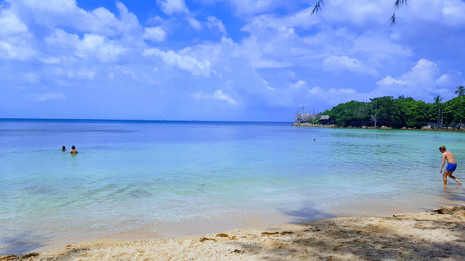 Foto di Secret Beach con una superficie del acqua cristallina