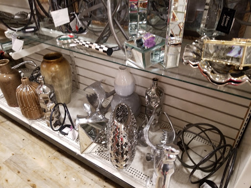 Department Store «HomeGoods», reviews and photos, 22940 Victory Blvd, Woodland Hills, CA 91367, USA