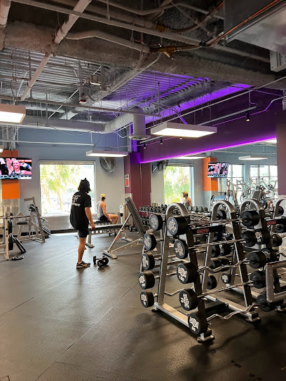 Crunch Fitness - West Hollywood - 8000 Sunset Blvd, Los Angeles, CA 90046