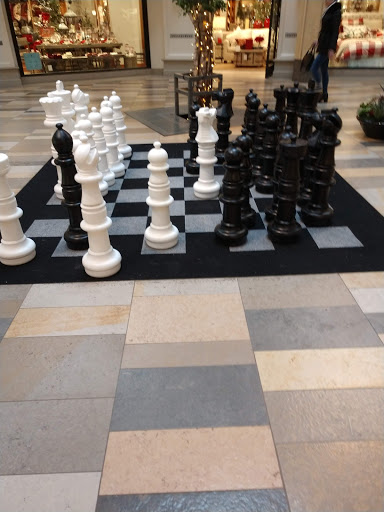 Shopping Mall «Beachwood Place», reviews and photos, 26300 Cedar Rd, Beachwood, OH 44122, USA