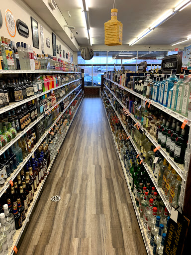 Liquor Store «Avon Lake Carry Out & Liquor», reviews and photos, 33501 Lake Rd # G, Avon Lake, OH 44012, USA