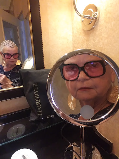 Beauty Salon «Straight Or Knot Beauty Salon», reviews and photos, 844 Texas St, Fairfield, CA 94533, USA