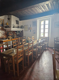 Atmosphère du Restaurant de spécialités provençales La Pesquiere Et Le Mazagran à Saint-Tropez - n°6
