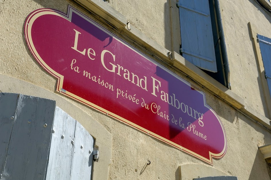 Le Grand Faubourg (la maison privée du Clair de la Plume, chambres & suites) à Grignan (Drôme 26)