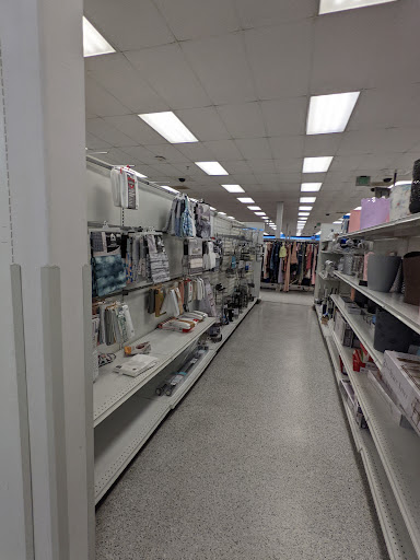 Clothing Store «Ross Dress for Less», reviews and photos, 352 S College Rd, Wilmington, NC 28403, USA