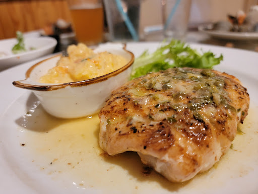 Seafood Restaurant «Hieronymus Seafood Restaurant & Oyster Bar», reviews and photos, 5035 Market St, Wilmington, NC 28405, USA