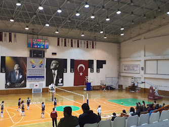 Özer Türk Spor Sahasi