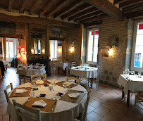Atmosphère du Restaurant L'Ecuelle d'Or à Clairac - n°1