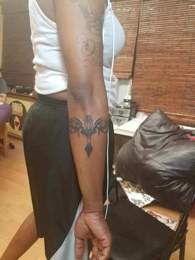 Tattoo Shop «No Regrets Tattoos», reviews and photos, 1116 N Monroe St, Tallahassee, FL 32303, USA