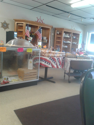 Bakery «Beach Donut Shop», reviews and photos, 344 E Main St, Clinton, CT 06413, USA