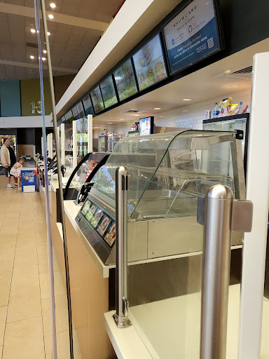 Movie Theater «Showcase Cinemas Woburn», reviews and photos, 25 Middlesex Canal Park Dr, Woburn, MA 01801, USA