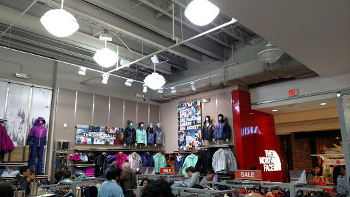 Clothing Store «The North Face», reviews and photos, 8080L Tysons Corner Center, Tysons, VA 22102, USA