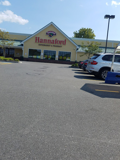 Hannaford Supermarket, 32 NY-82, Hudson, NY 12534, USA, 