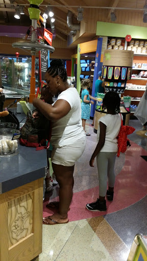 Department Store «Bon-Ton», reviews and photos, 443 E Main St, Westfield, MA 01085, USA