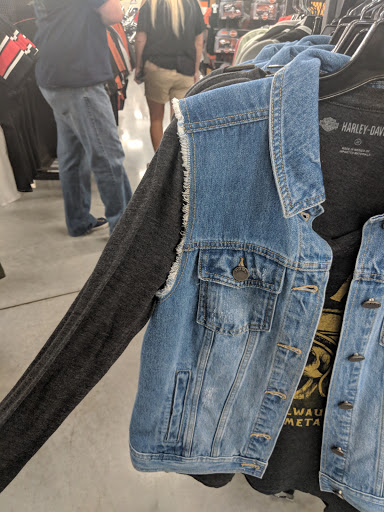 Harley-Davidson Dealer «Powder Keg Harley-Davidson», reviews and photos, 2383 Kings Center Ct, Mason, OH 45040, USA