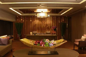 Let's Relax Spa - Mandarin Hotel image