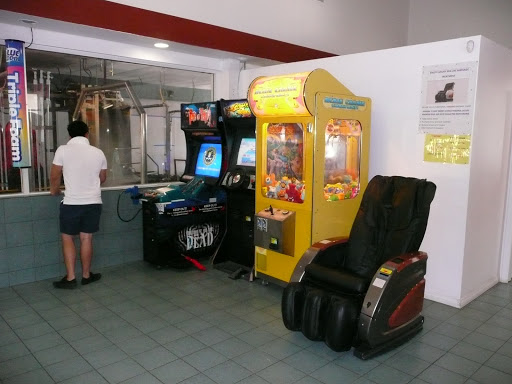 Car Wash «Northridge Car Wash», reviews and photos, 9240 Reseda Blvd, Northridge, CA 91324, USA