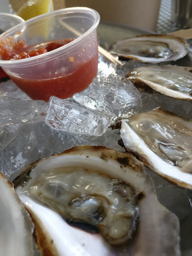 Oyster Bar Restaurant «Triton Craft Beer and Oyster Bar», reviews and photos, 308 Centre St, Beach Haven, NJ 08008, USA
