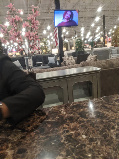Furniture Store «Furniture Deals», reviews and photos, 14121 US-40, Kansas City, MO 64136, USA