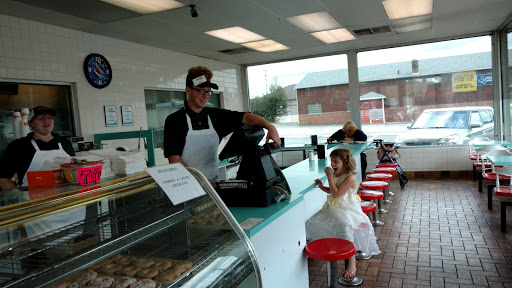 Donut Shop «Jubilee Donuts Inc», reviews and photos, 2686 Front St, Cuyahoga Falls, OH 44221, USA