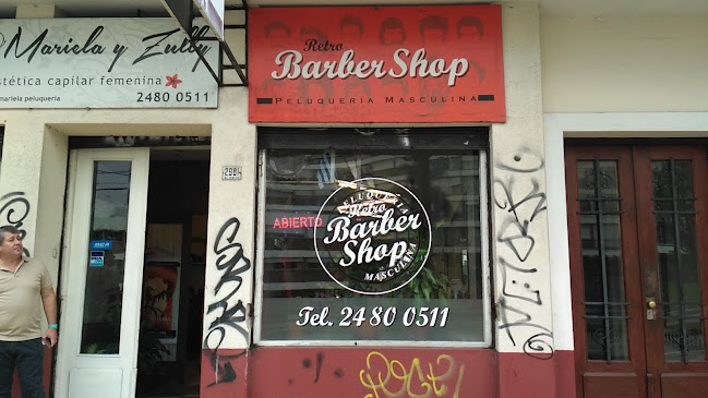 Retro Barber Shop Barbería Peluquería Masculina