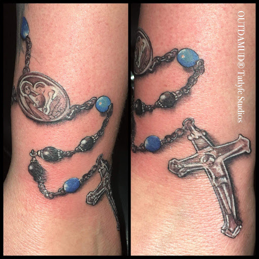 Explore mens knee tattoo ideas, creative tattoo ideas in Savannah, available at Tatlyfe Studios