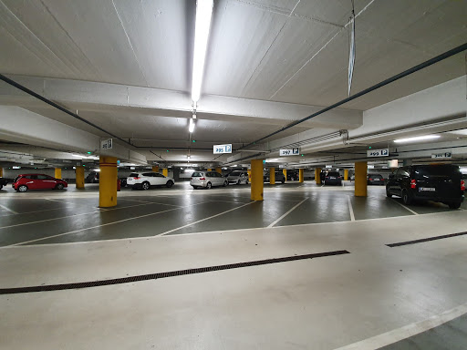 Garage Am Hof | BEST IN PARKING
