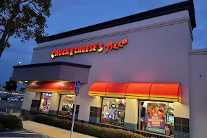 Chuck E. Cheese image