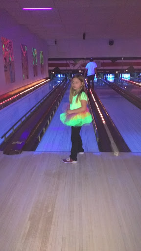 Bowling Alley «Roosevelt Lanes Recreation», reviews and photos, 6701 Roosevelt Ave, Allen Park, MI 48101, USA