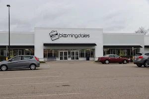 Bloomingdale's Outlet image