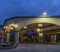 Holiday Inn Queretaro Centro Historico. Restaurante Los Arcos. photo