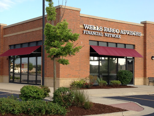 Wells Fargo Advisors in Woodstock, Illinois