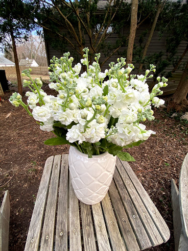 Florist «Guilford White House Florist», reviews and photos, 966 Boston Post Rd, Guilford, CT 06437, USA