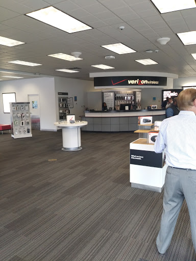 Cell Phone Store «Verizon», reviews and photos, 7720 W Broad St, Richmond, VA 23294, USA