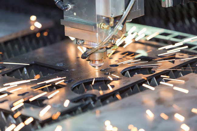 Kristaltek - Laser e Mecânica de Precisão: metalurgia, metalomecânica, torneamento, fresagem
