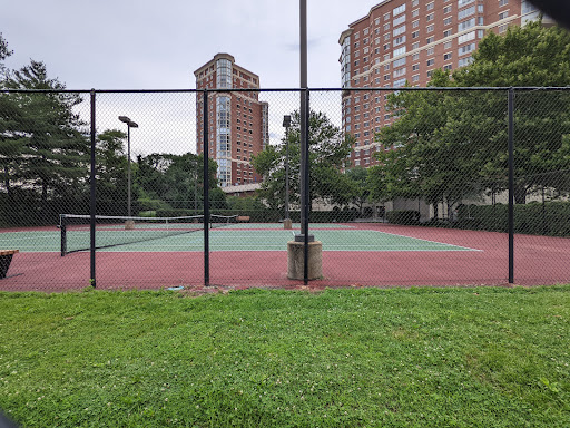 Carlyle Tennis Courts