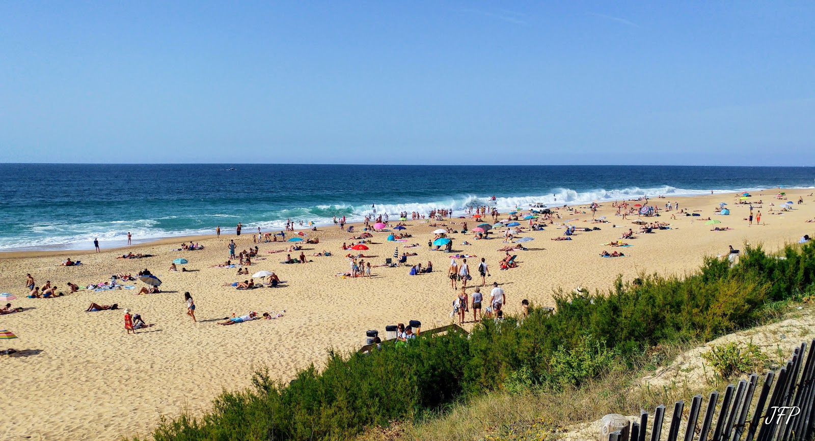 Fotografija Plaža Ondres z svetel pesek površino
