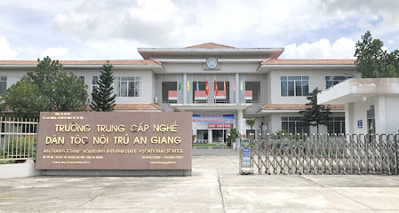 Trường Trung cấp nghề Dân tộc nội trú An Giang