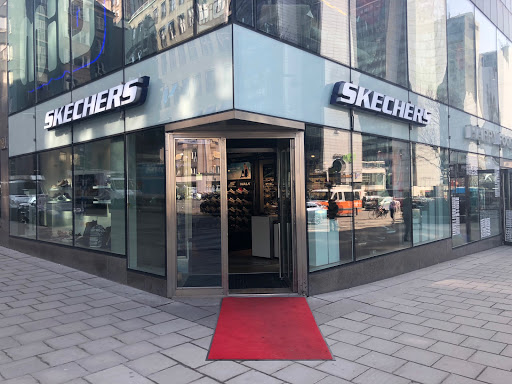 SKECHERS