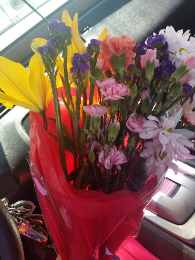 Wholesale Florist «Divine Floral & Gifts», reviews and photos, 1626 W Randol Mill Rd, Arlington, TX 76012, USA