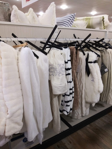 Department Store «HomeGoods», reviews and photos, 4201 Towne Center Dr, Louisville, KY 40241, USA