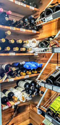 Liquor Store «Crown Wine & Spirits», reviews and photos, 1030 NE 15th Ave, Fort Lauderdale, FL 33304, USA