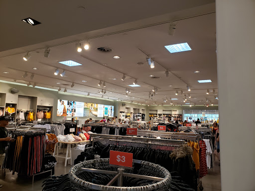 Clothing Store «H&M», reviews and photos, 6800 N 95th Ave, Glendale, AZ 85305, USA