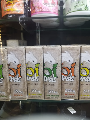 Tobacco Shop «THE GREENMILE VAPE & SMOKE SHOP», reviews and photos, 2014 W Bullard Ave, Fresno, CA 93711, USA